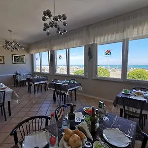 ** Hotell Vistamare Viserba Italien